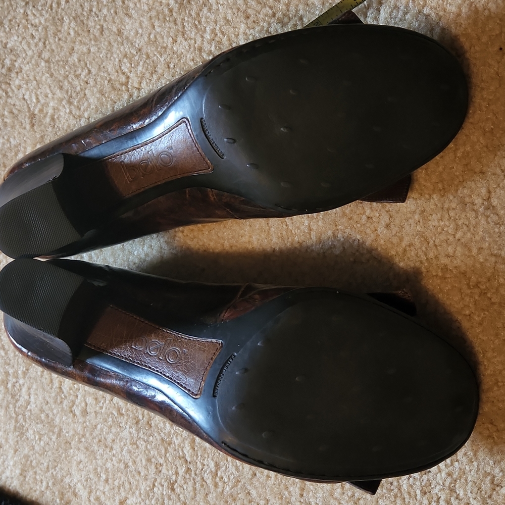 Antiqued Brown Tassel Heels - Picture 4 of 8